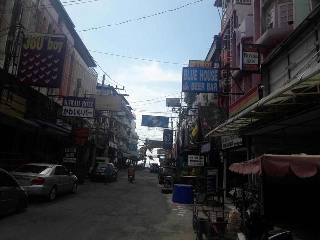 Royal Inn Kitchen And Bar Pattaya Exterior photo
